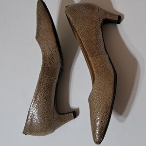 Sofft Altessa Metallic Pumps